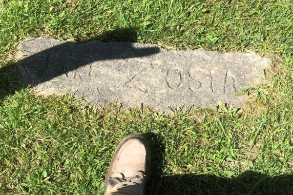 Stepping stone with the engraving “Lake Zosia” approximately 2 meters from the pond’s edge